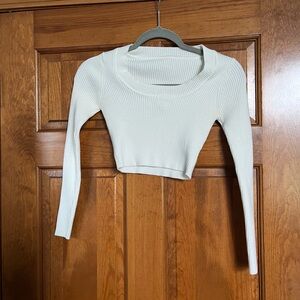 White long sleeve crop top